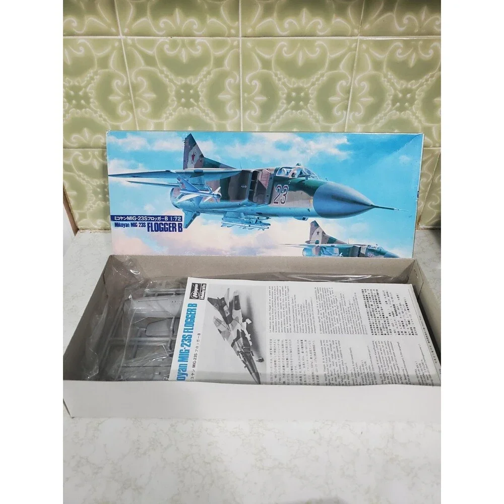 Mikoyan MiG-23S Flogger B 1/72 Scale Model Kit Hasegawa MIB (Open Box)